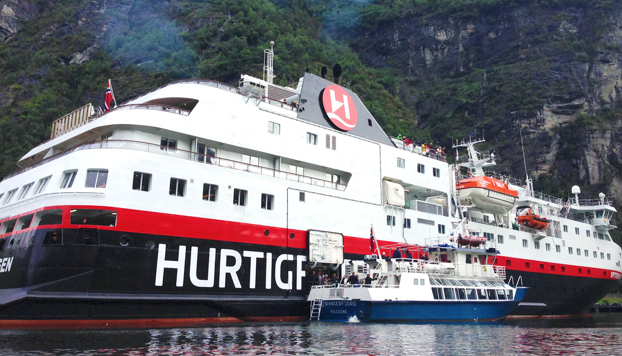 Hurtigruten in Geiranger