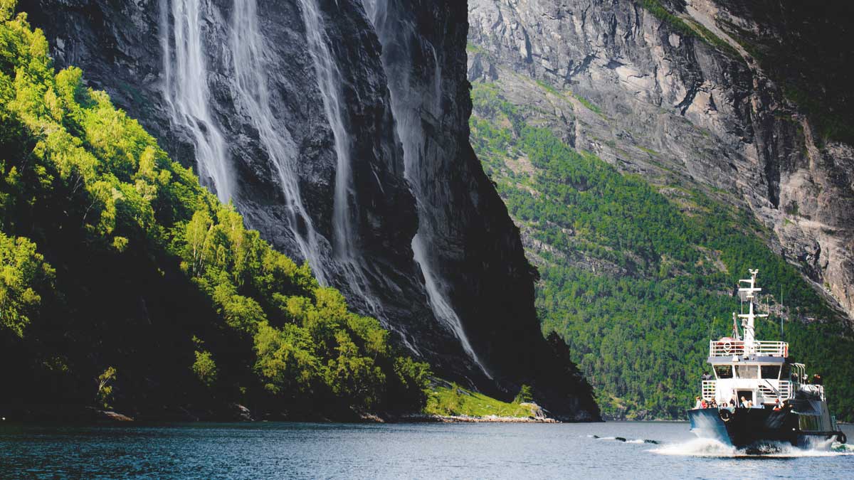 Geiranger Fjord Sightseeing Cruise � 75 min & 2hr